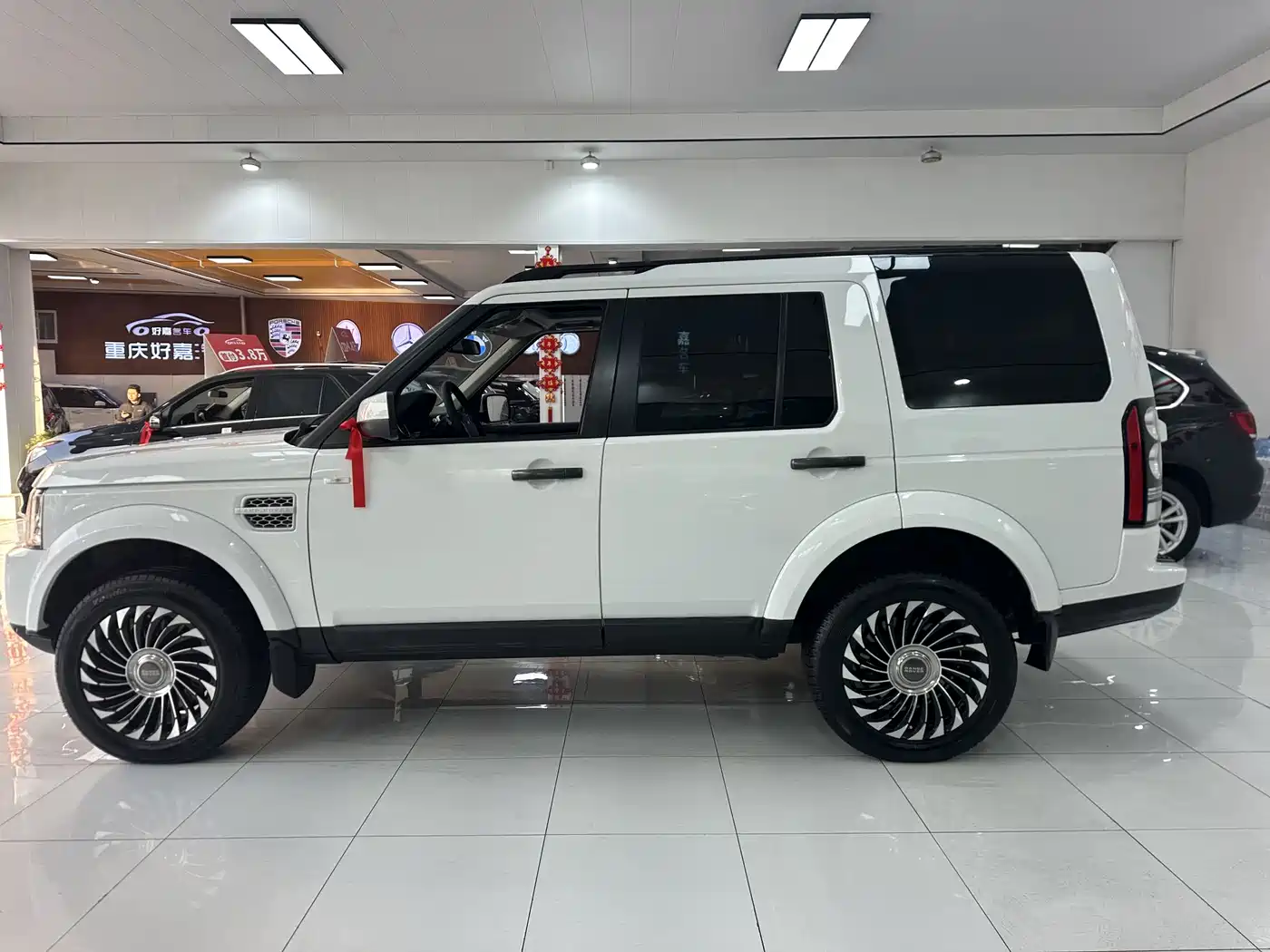 Land Rover Discovery 2013 3.0 SDV6 HSE Diesel фото 20