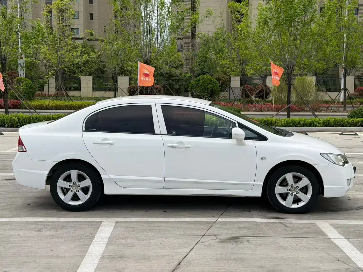 CIIMO CIIMO 2013 2012 1.8L Automatic