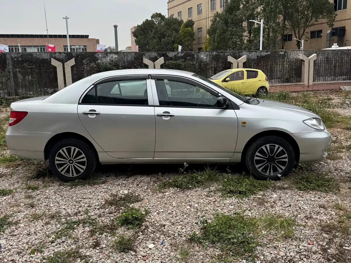 BYD F3 2013 Energy-saving Edition 1.5L Manual Comfort фото 4