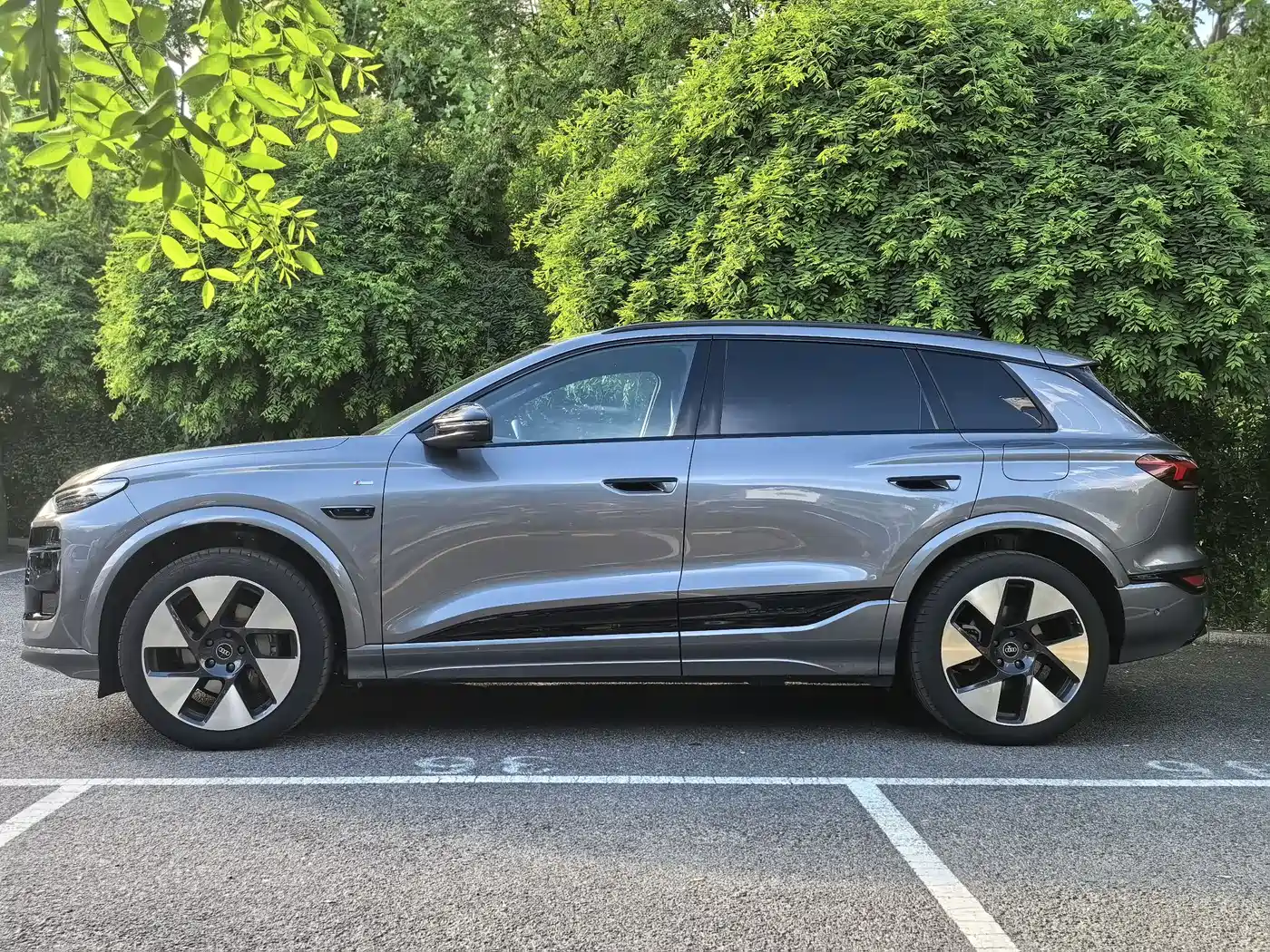 Audi Q6L e-tron 2025 Model Pioneer Edition фото 3