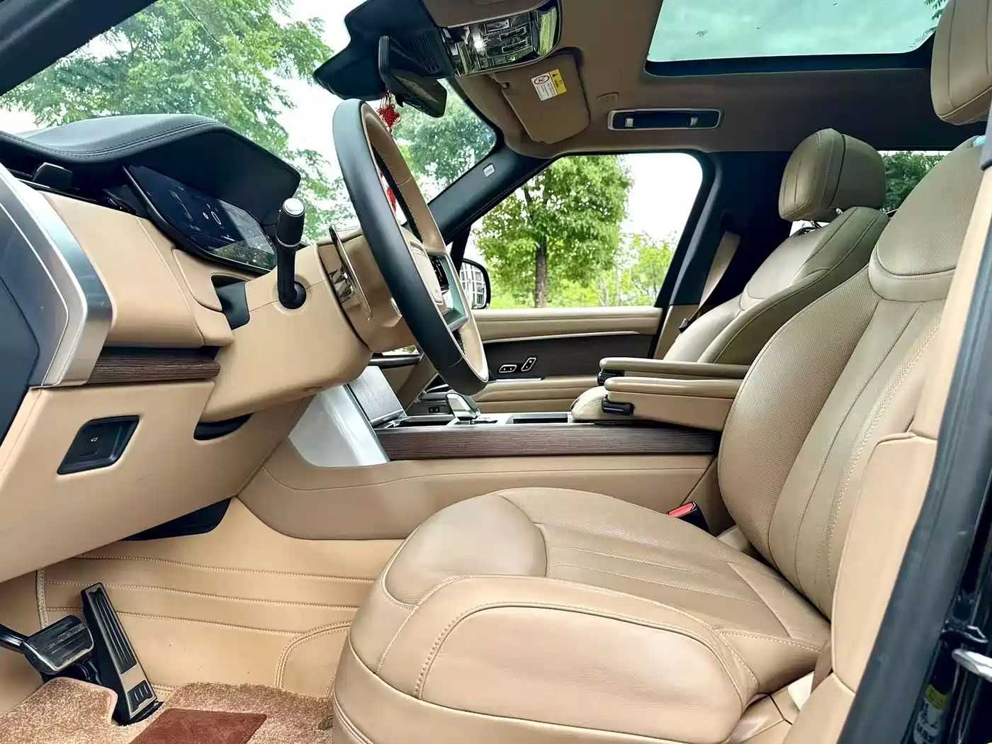 Land Rover Range Rover 2024 3.0 L6 400PS Genesis Extended фото 4