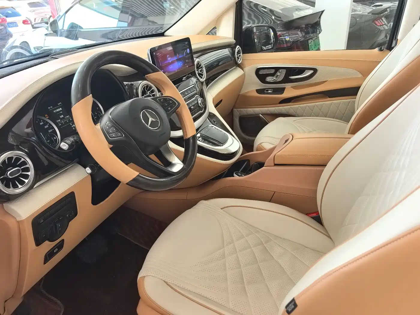 Mercedes-Benz Vito 2021 2.0T Business Edition 7-seater фото 5