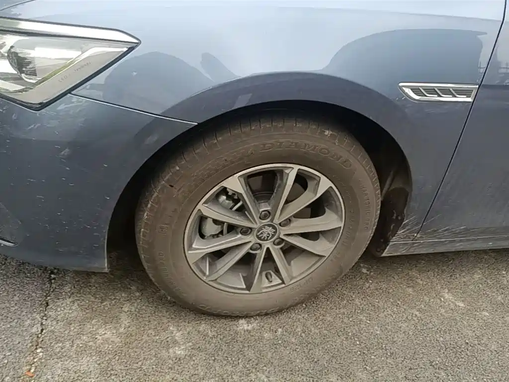 BYD Qin PLUS 2024 Glory Edition DM-i 55KM Leading фото 23