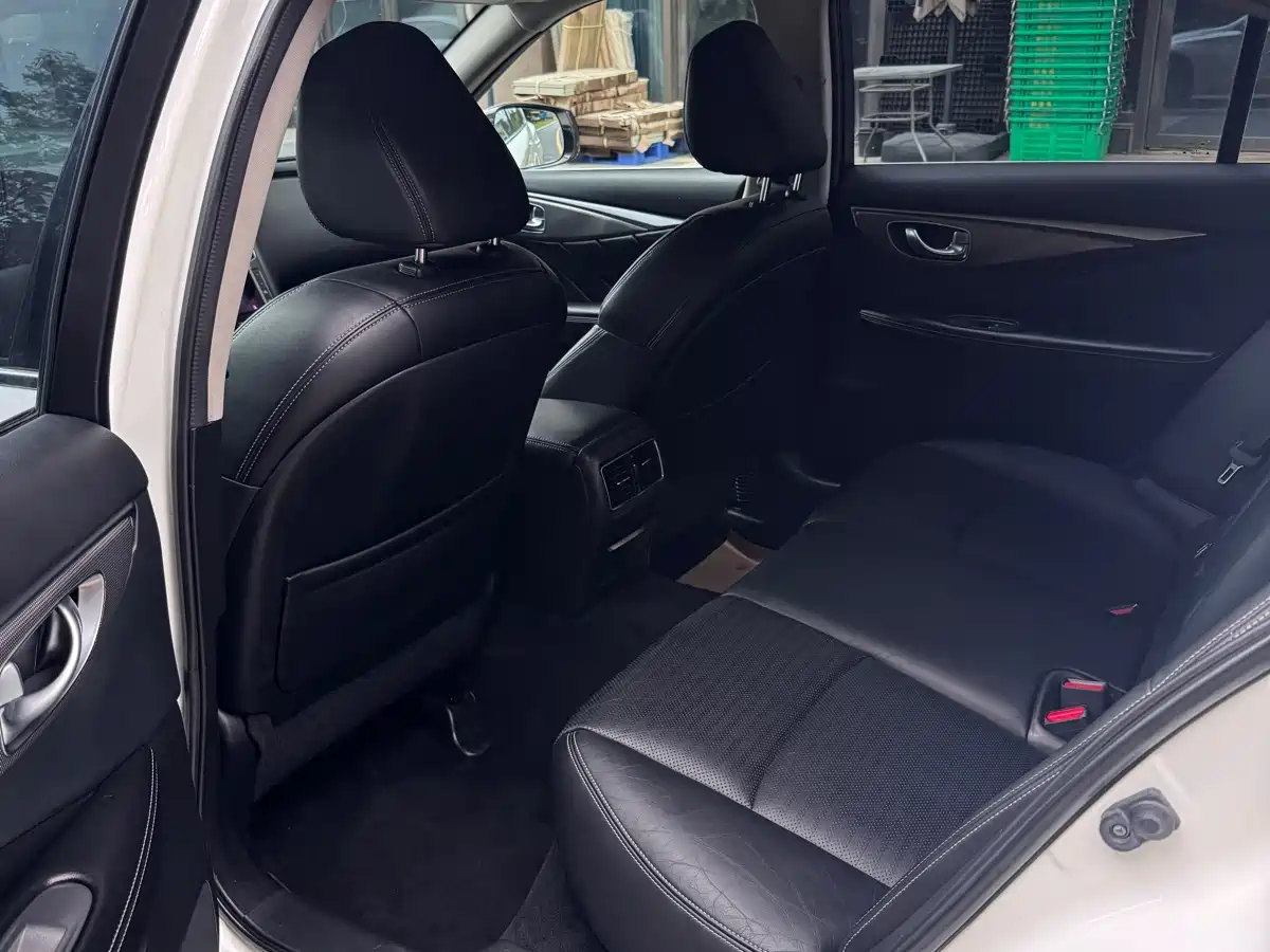 Infiniti Q50L 2015 2.0T Sport фото 14