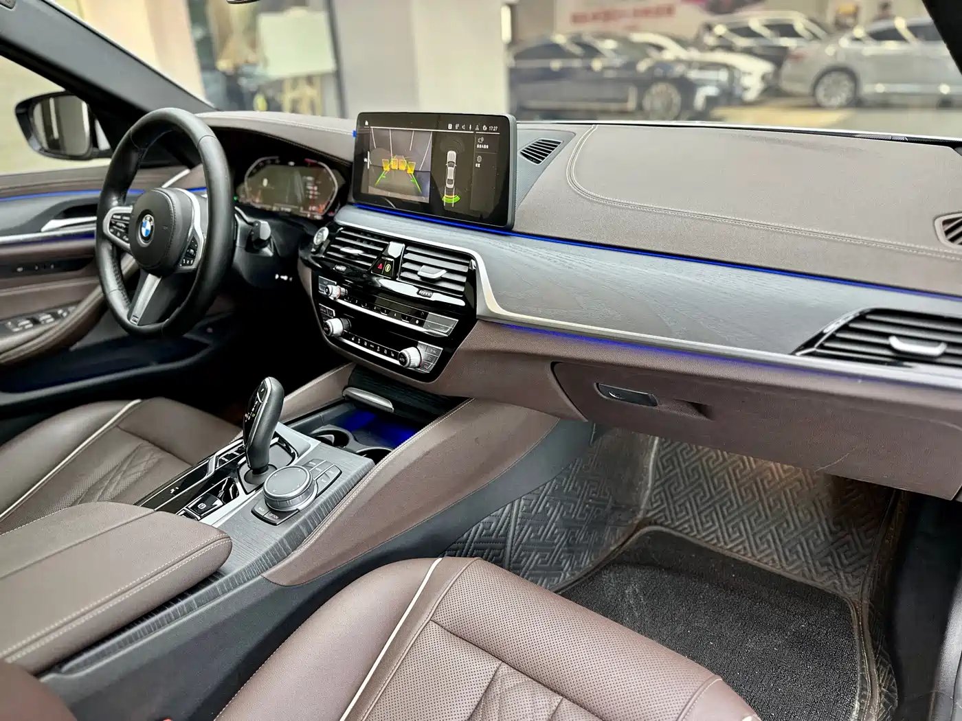 BMW 5 Series 2022 Model Second Facelift 530Li Leading M Sport Package фото 4
