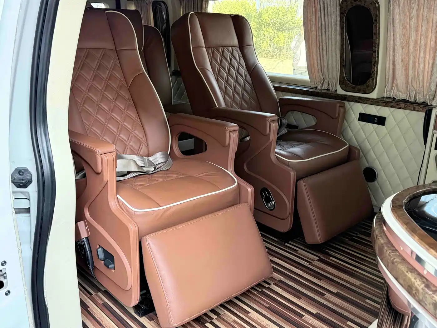 Ford E350 2015 2011 5.4L Platinum Limited Edition