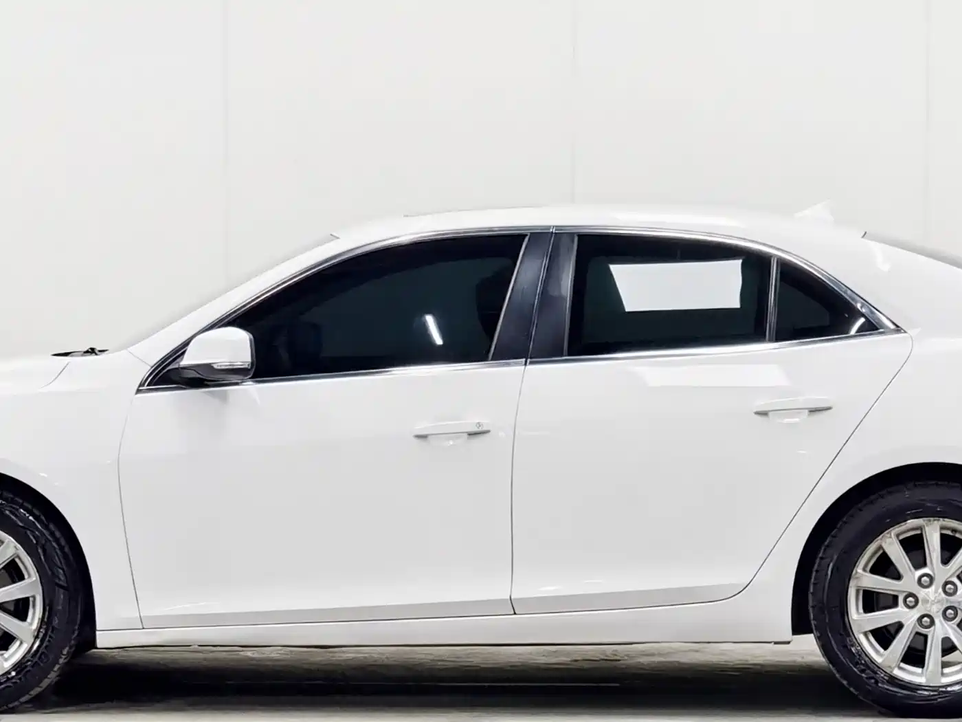 Chevrolet Malibu 2014 2.0L Automatic Luxury фото 7