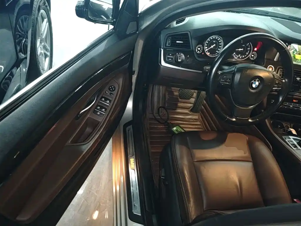 BMW 5 Series 2017 525Li Luxury Design Package фото 16