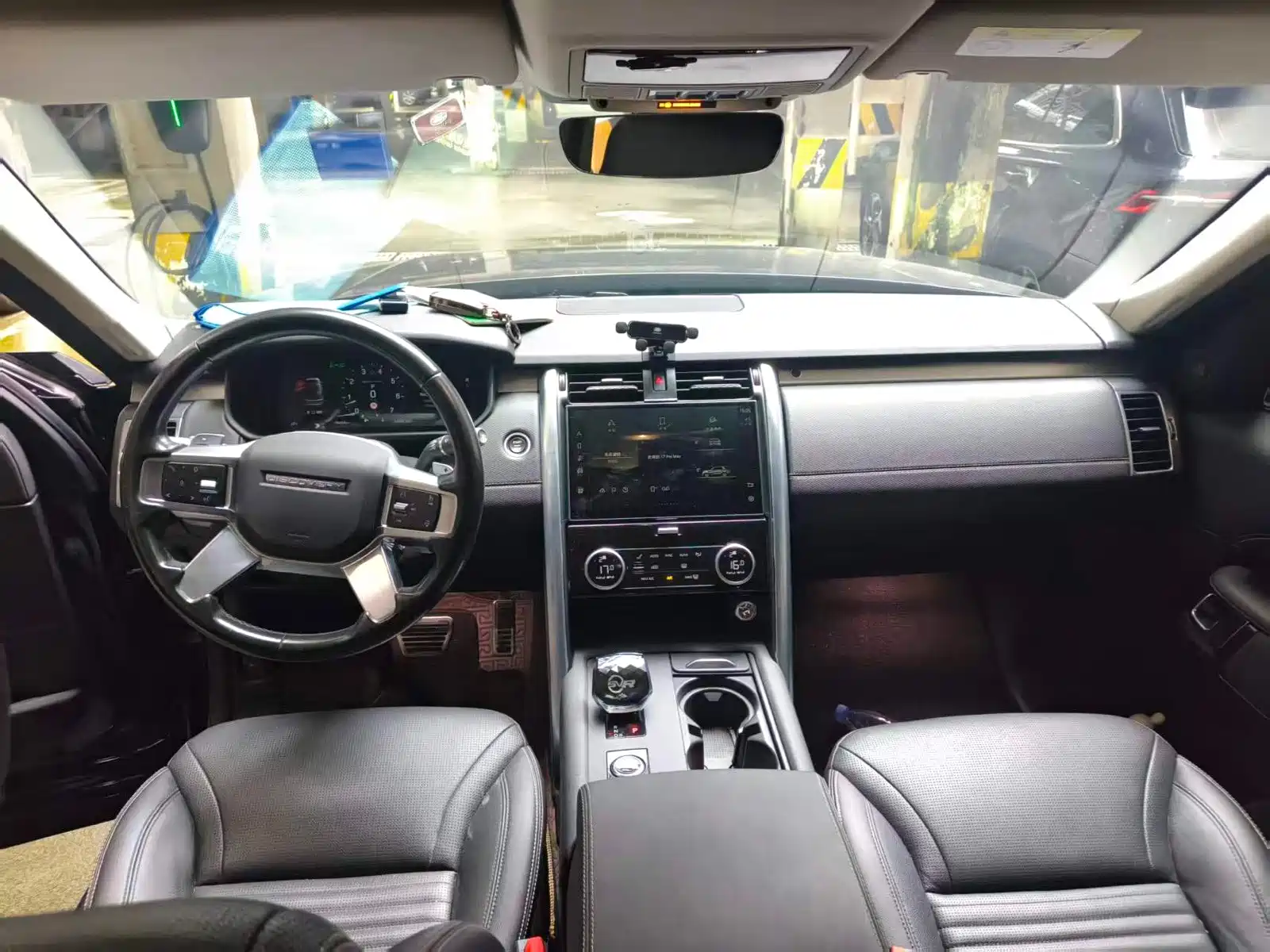Photo 4 - Land Rover Discovery