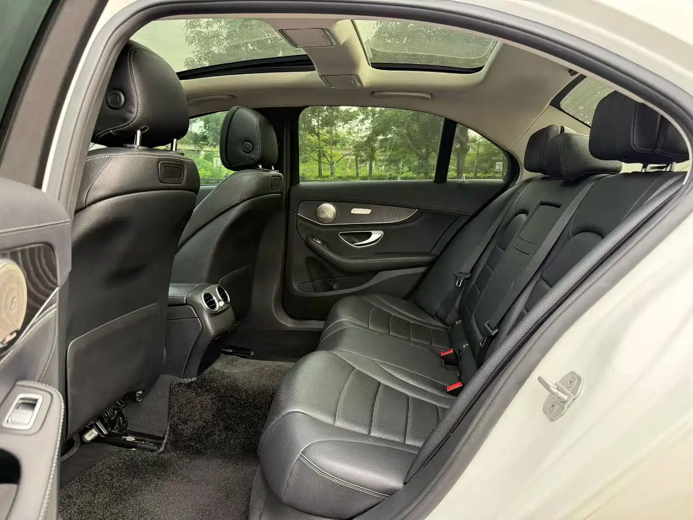 Mercedes-Benz C-Class 2015 Facelift C 200 L Sport фото 6
