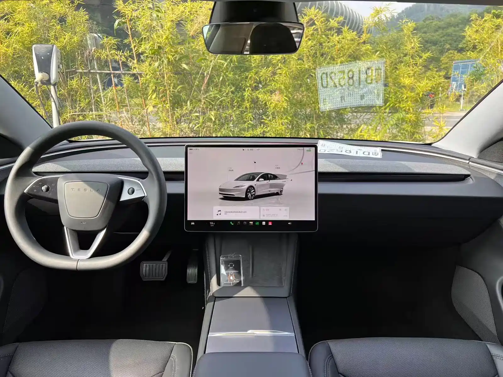 Фото 15 - Tesla Model 3