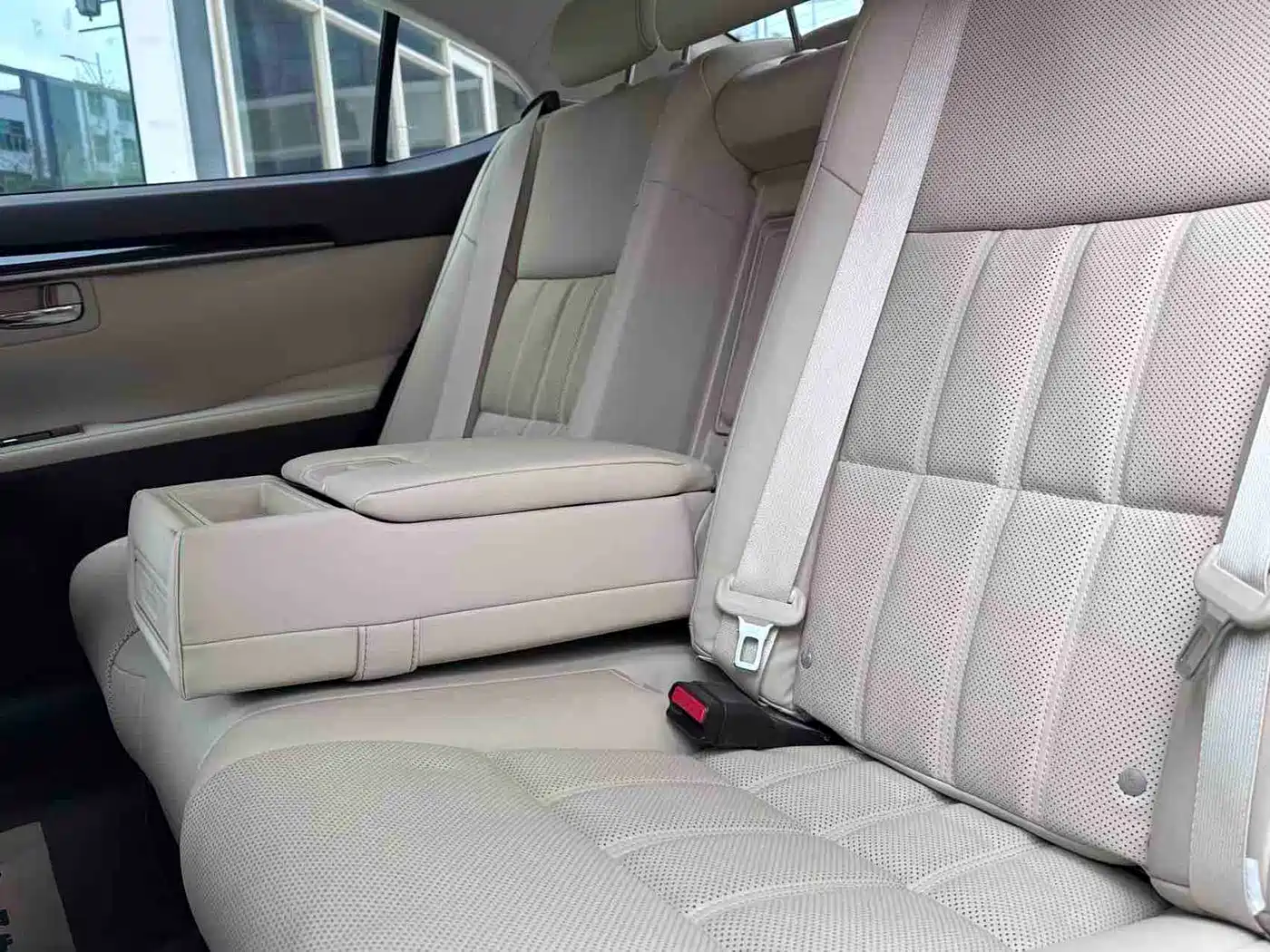 Lexus ES 2015 200 Comfort Edition фото 11