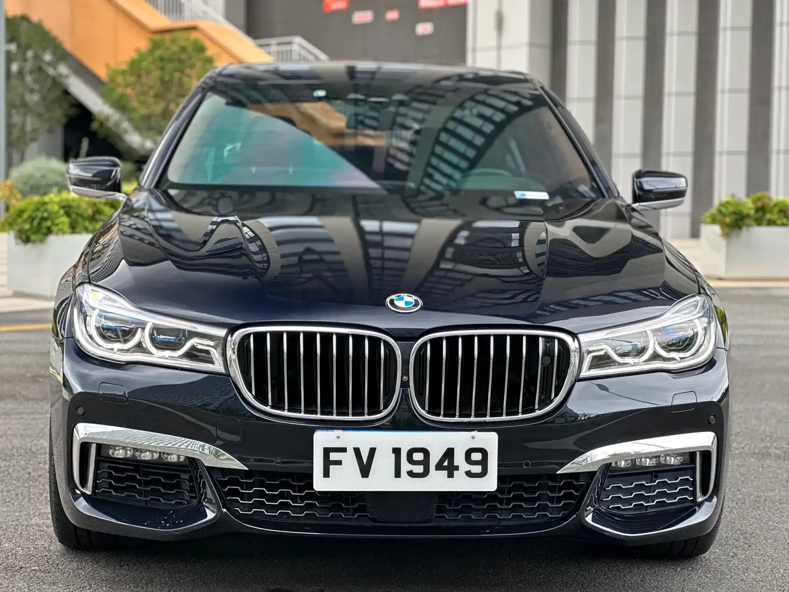 Фото 2 - BMW 7 Series