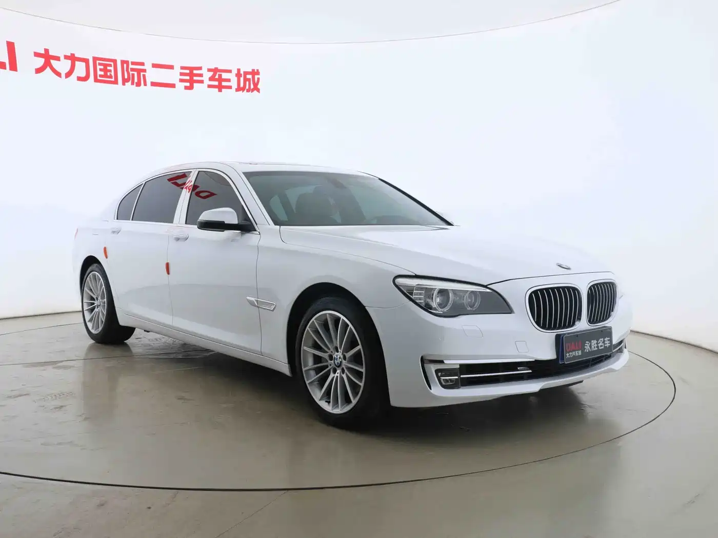 BMW 7 Series 2013 Model 740Li Leading фото 3