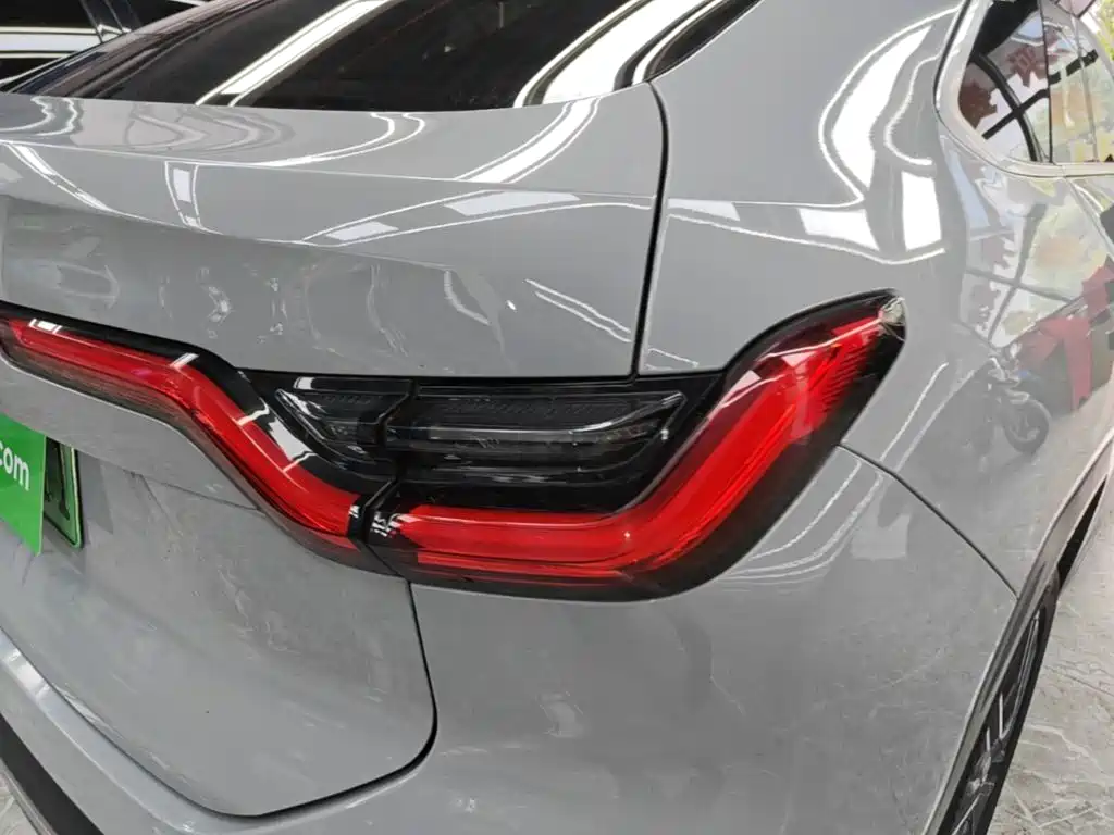 Фото 8 - NIO EC6