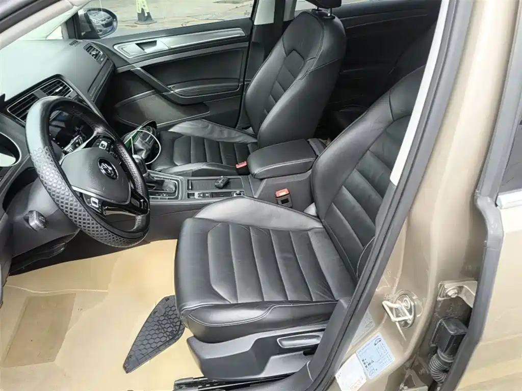 Volkswagen Golf 2015 1.4TSI Automatic Luxury фото 15