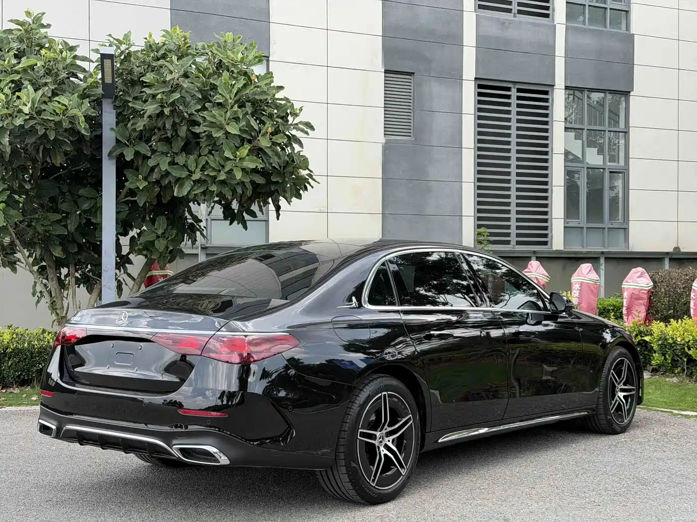 Фото 7 - Mercedes-Benz E-Class