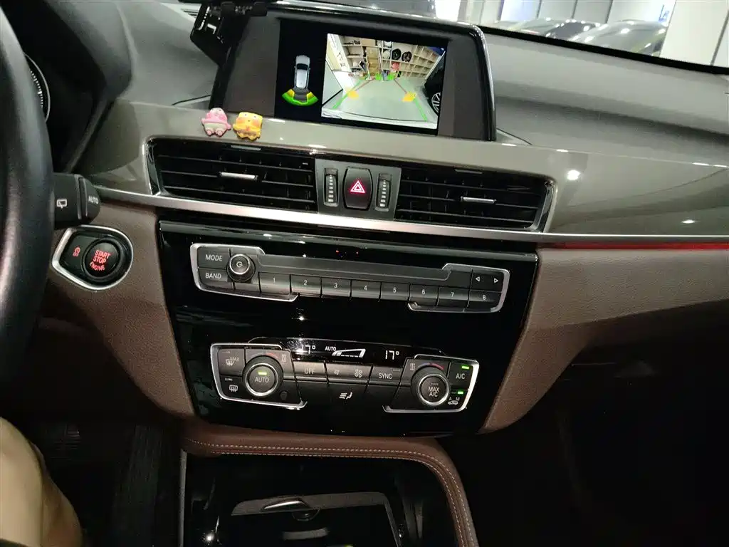 BMW X1 2019 sDrive18Li Premium Model фото 6