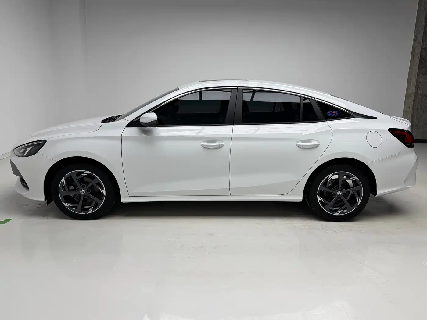 Фото 9 - MG MG5