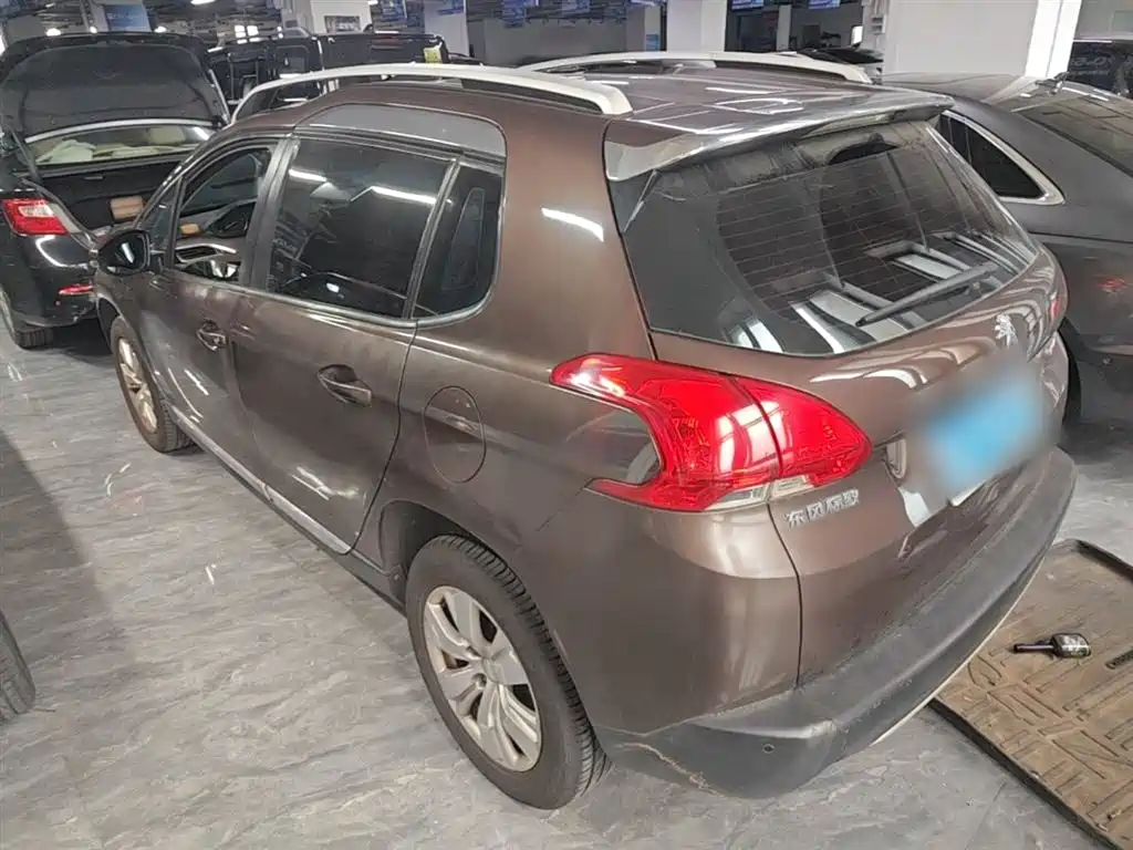 Peugeot 2008 2014 1.6L Automatic Fashion Edition фото 5