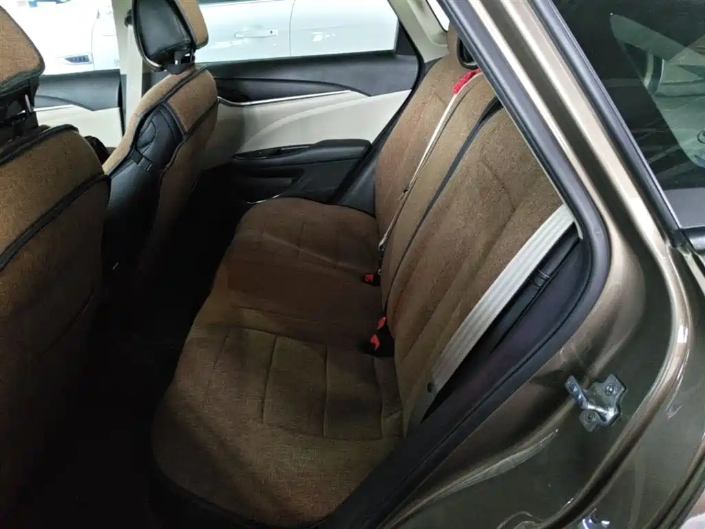 Buick Excelle 2016 15N Automatic Elite фото 17