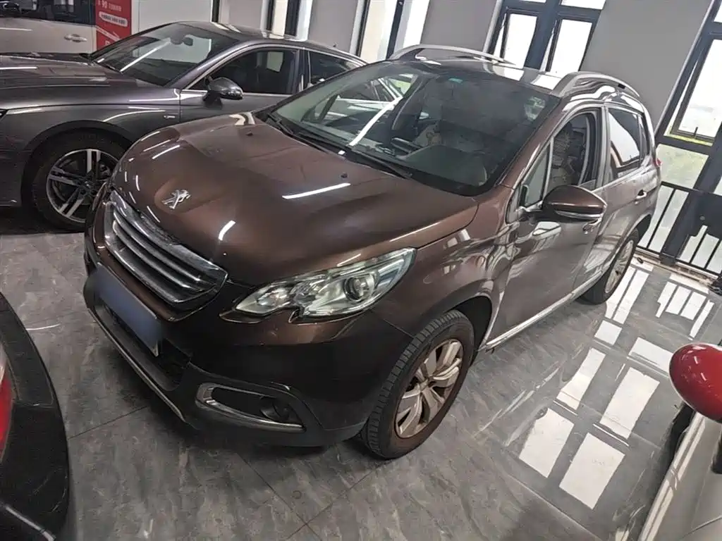 Peugeot 2008 2014 1.6L Automatic Fashion Edition фото 2