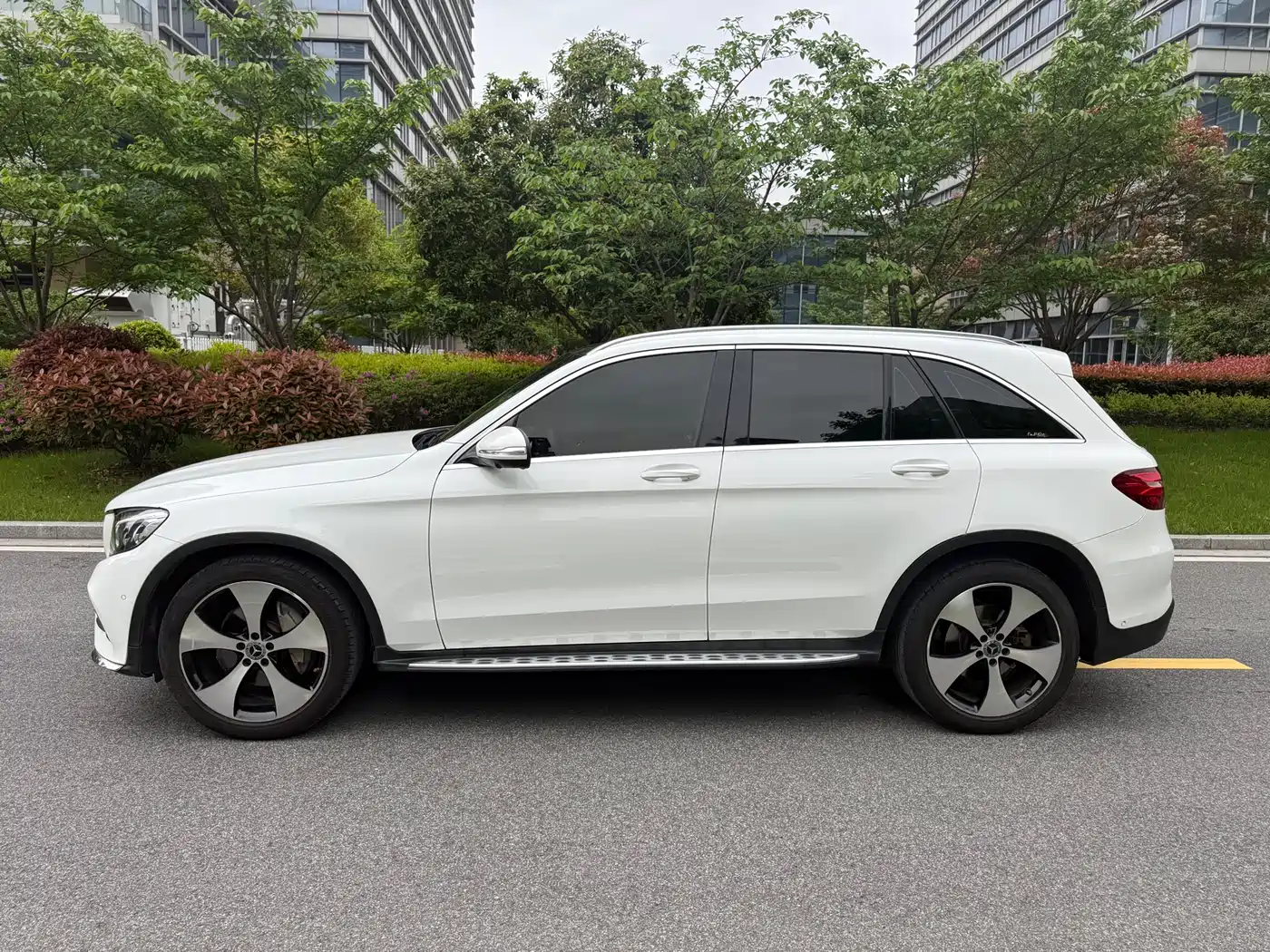 Mercedes-Benz GLC 2018 GLC 300 4MATIC Dynamic фото 4
