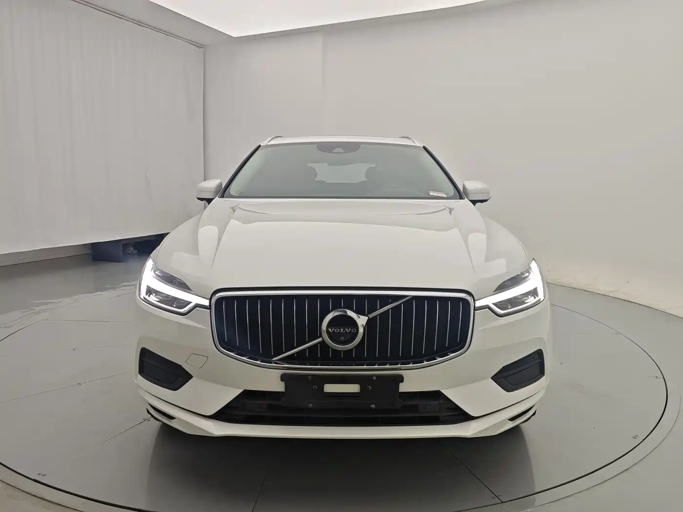 Фото 9 - Volvo XC60