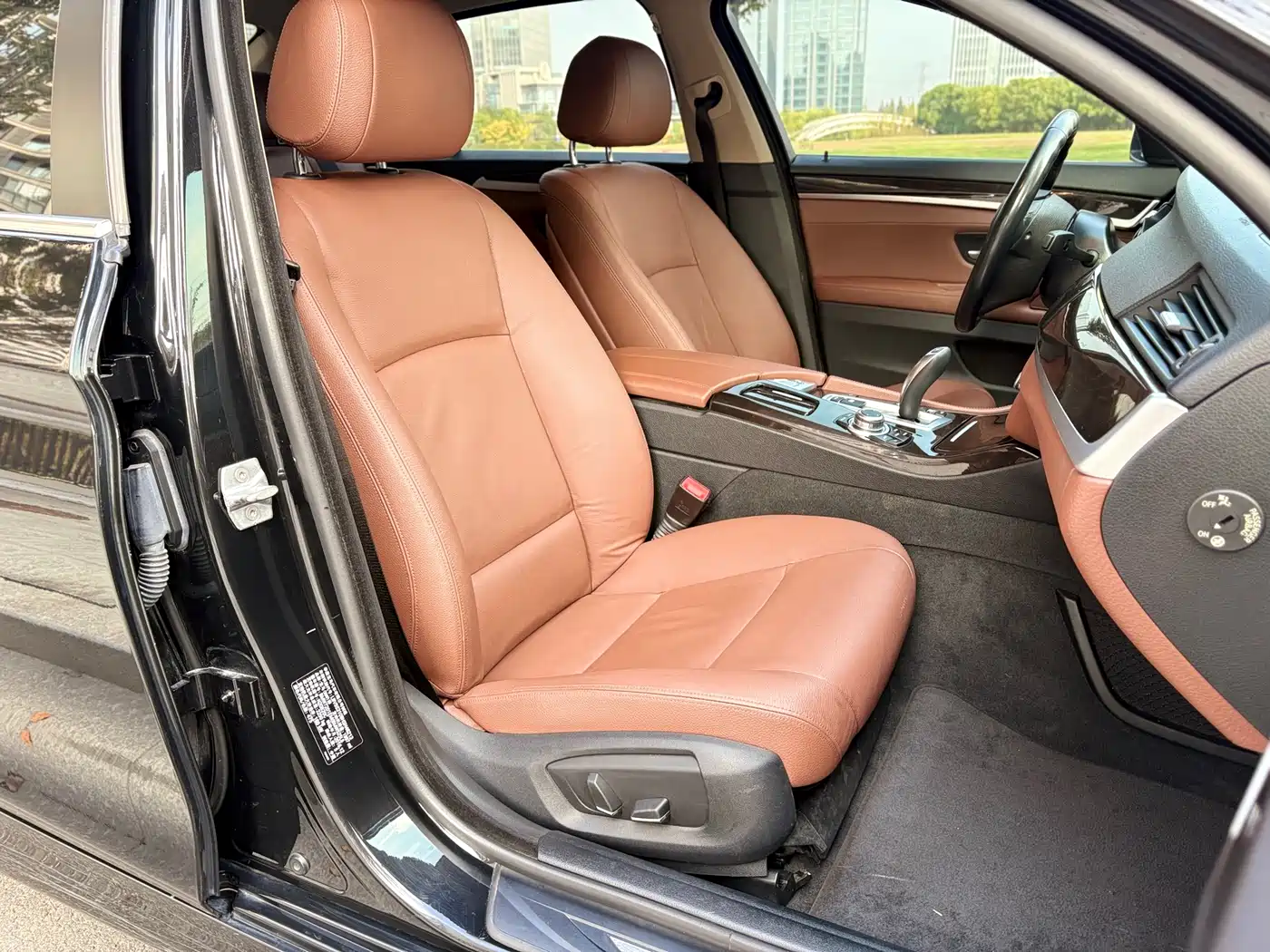 BMW 5 Series 2017 525Li Leading Edition фото 10