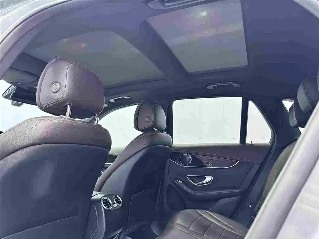 Mercedes-Benz GLC 2018 Facelift GLC 260 4MATIC Luxury фото 18