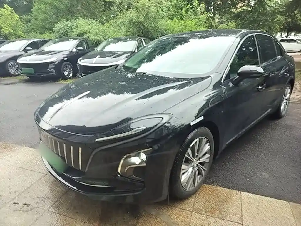 Hongqi E-QM5 2022
