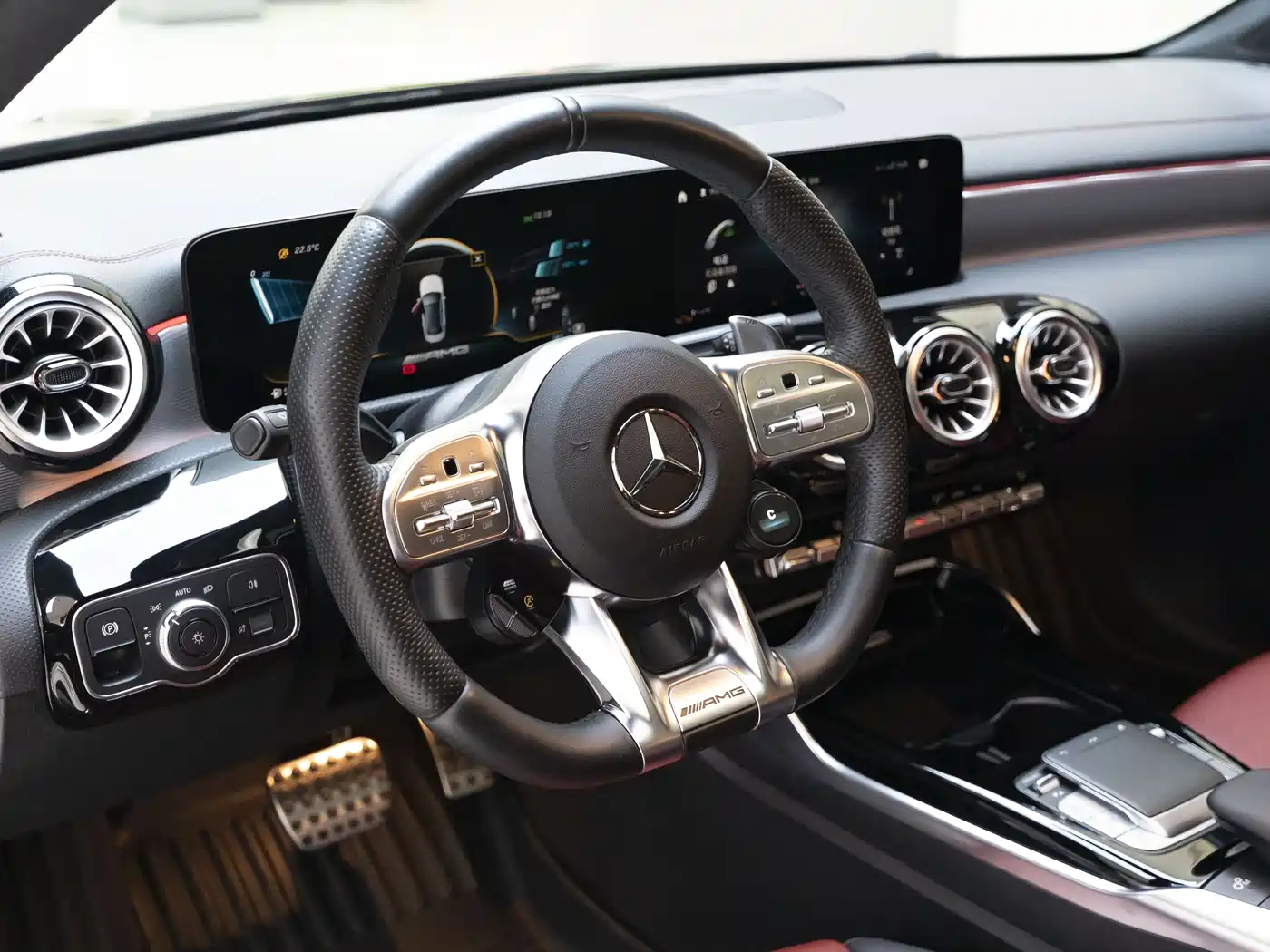Mercedes-Benz A-Class AMG 2022 AMG A 35 L 4MATIC фото 11