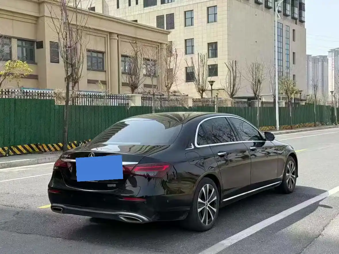Mercedes-Benz E-Class New Energy 2022 E 350 e L Plug-in Hybrid Sports Sedan фото 8