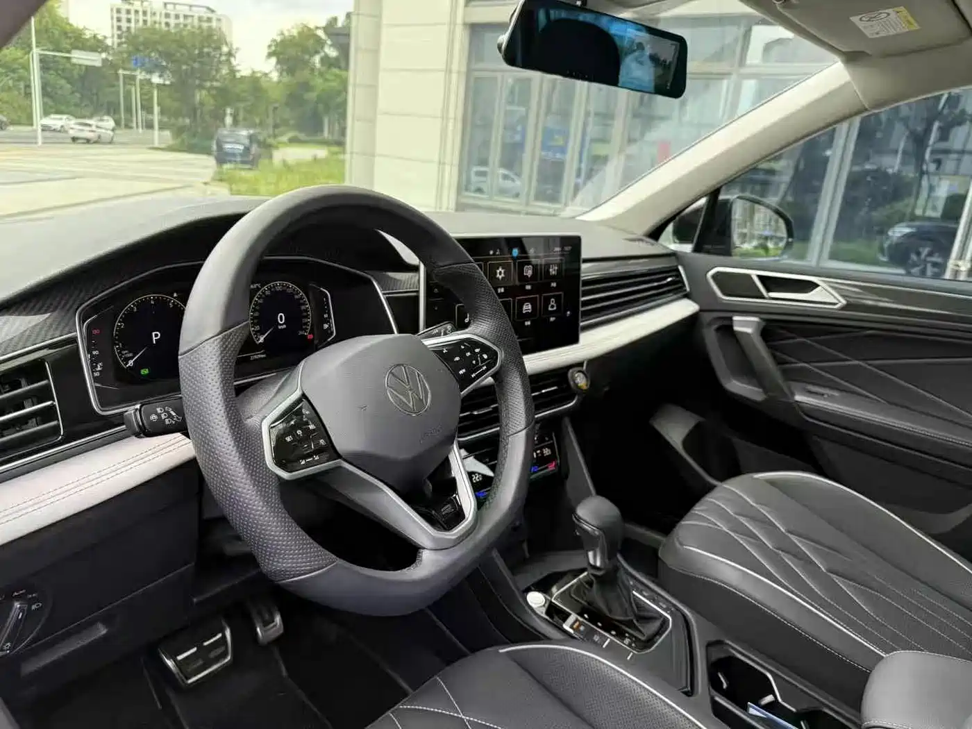 Фото 7 - Volkswagen Tiguan L