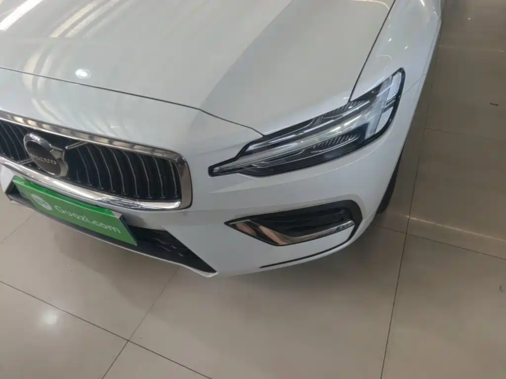 Фото 24 - Volvo S60