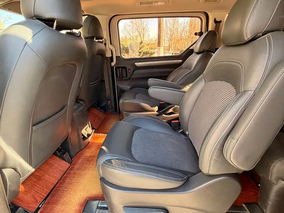 SAIC Maxus Maxus G10 2018 PLUS 2.0T Automatic Executive Edition фото 10