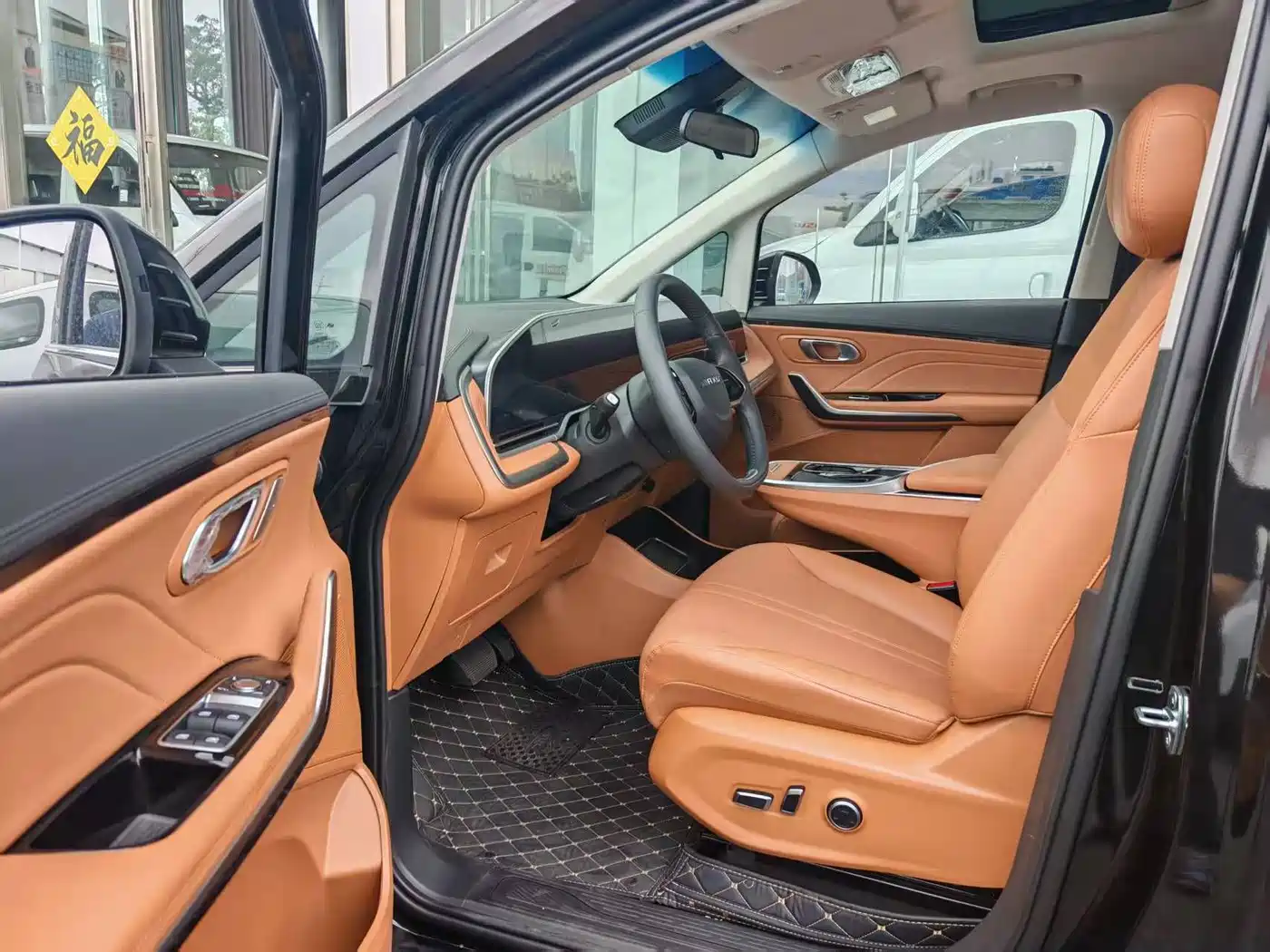 SAIC Maxus Dajia 9 2025 Super Hybrid Ultra-Long-Range Grassland Edition 7-Seater фото 9