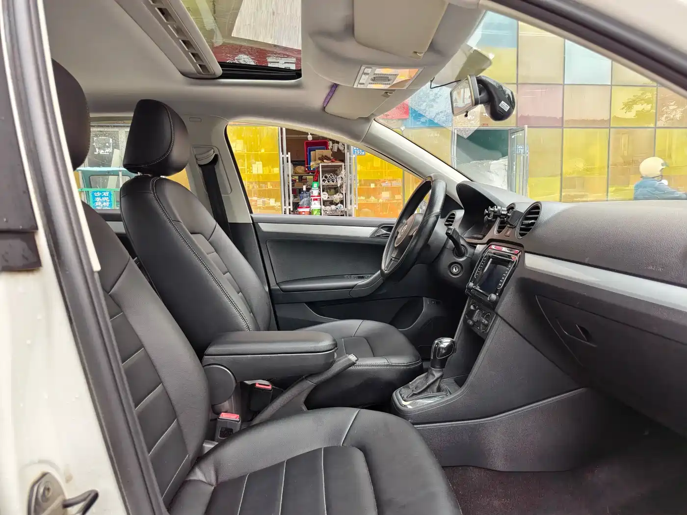 Volkswagen Jetta 2015 1.6L Auto Comfort фото 7