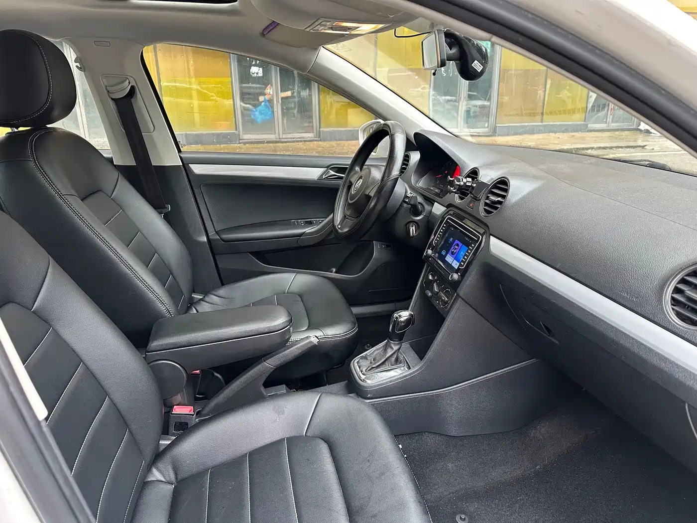 Volkswagen Jetta 2015 1.6L Auto Comfort фото 9