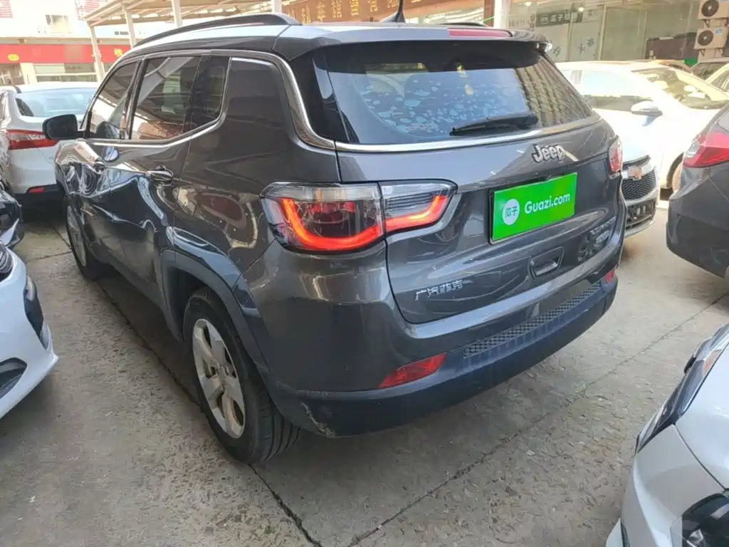 Photo 5 - Jeep Compass