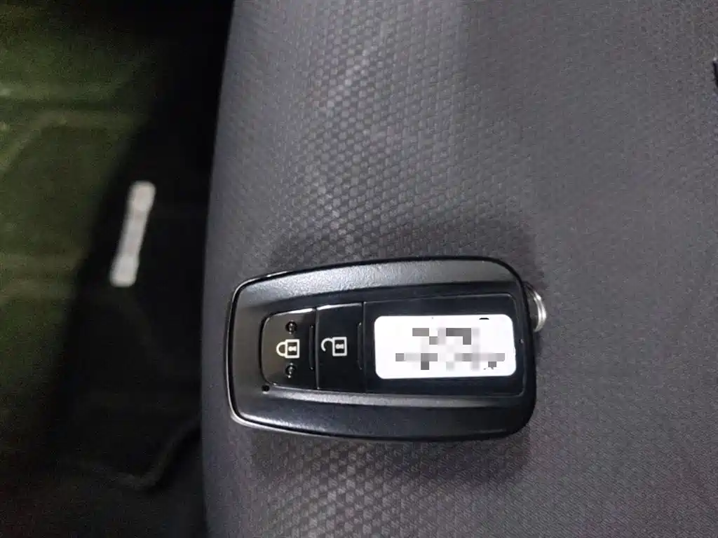 Toyota RAV4 Rongfang 2023 Hybrid 2.5L E-CVT 2WD Elite Edition фото 18