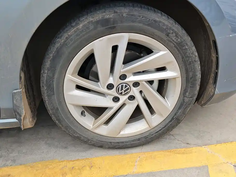 Photo 6 - Volkswagen Lamando
