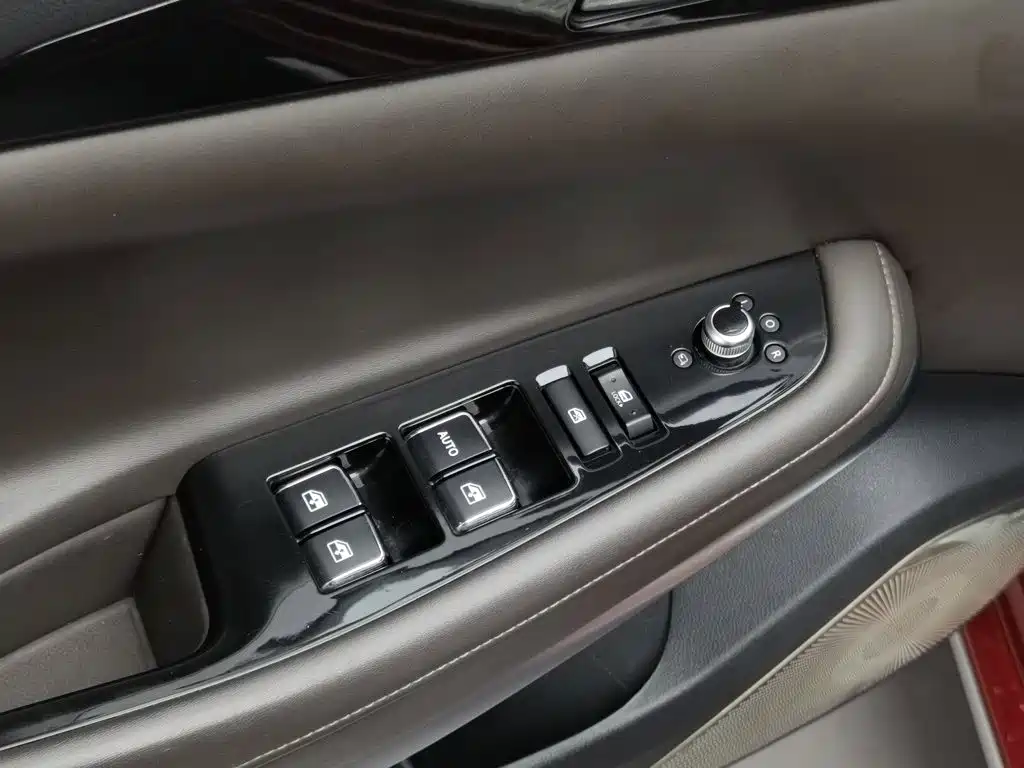 Changan Raeton CC 2018 2018 1.5T Auto Premium Class China V