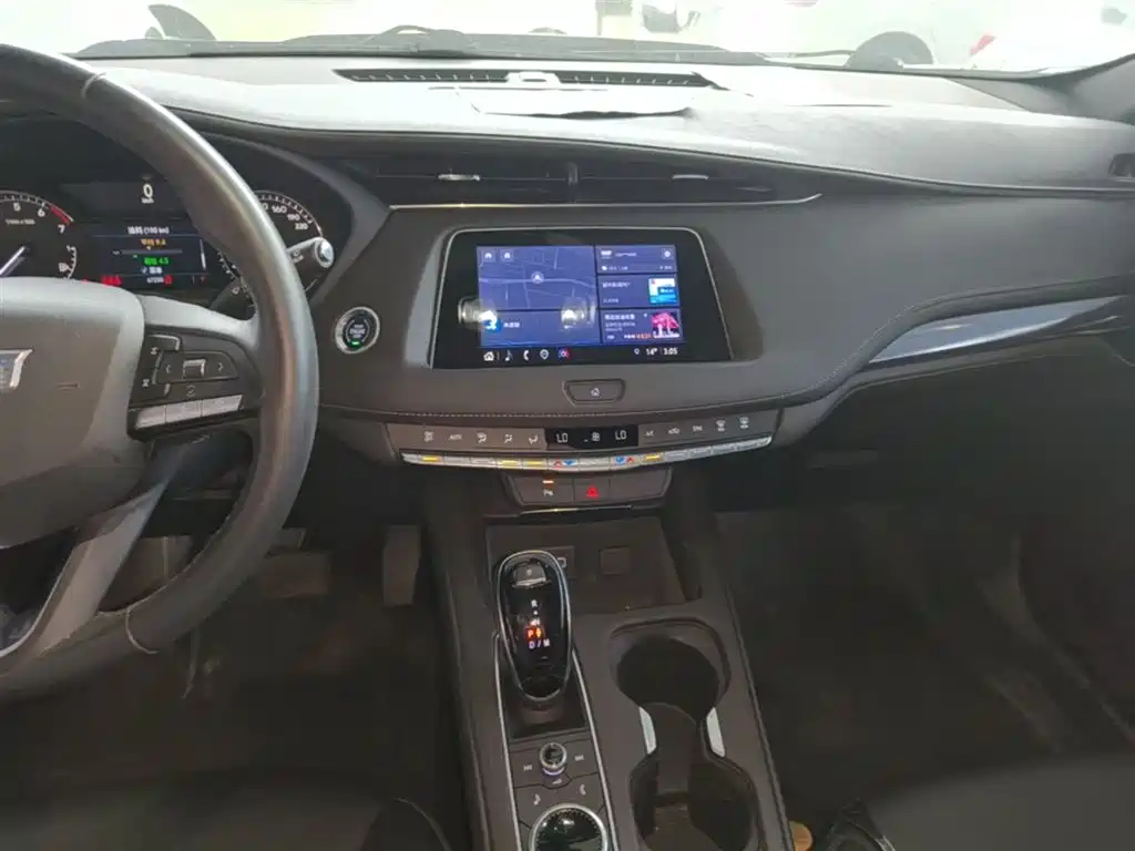 CADILLAC XT4