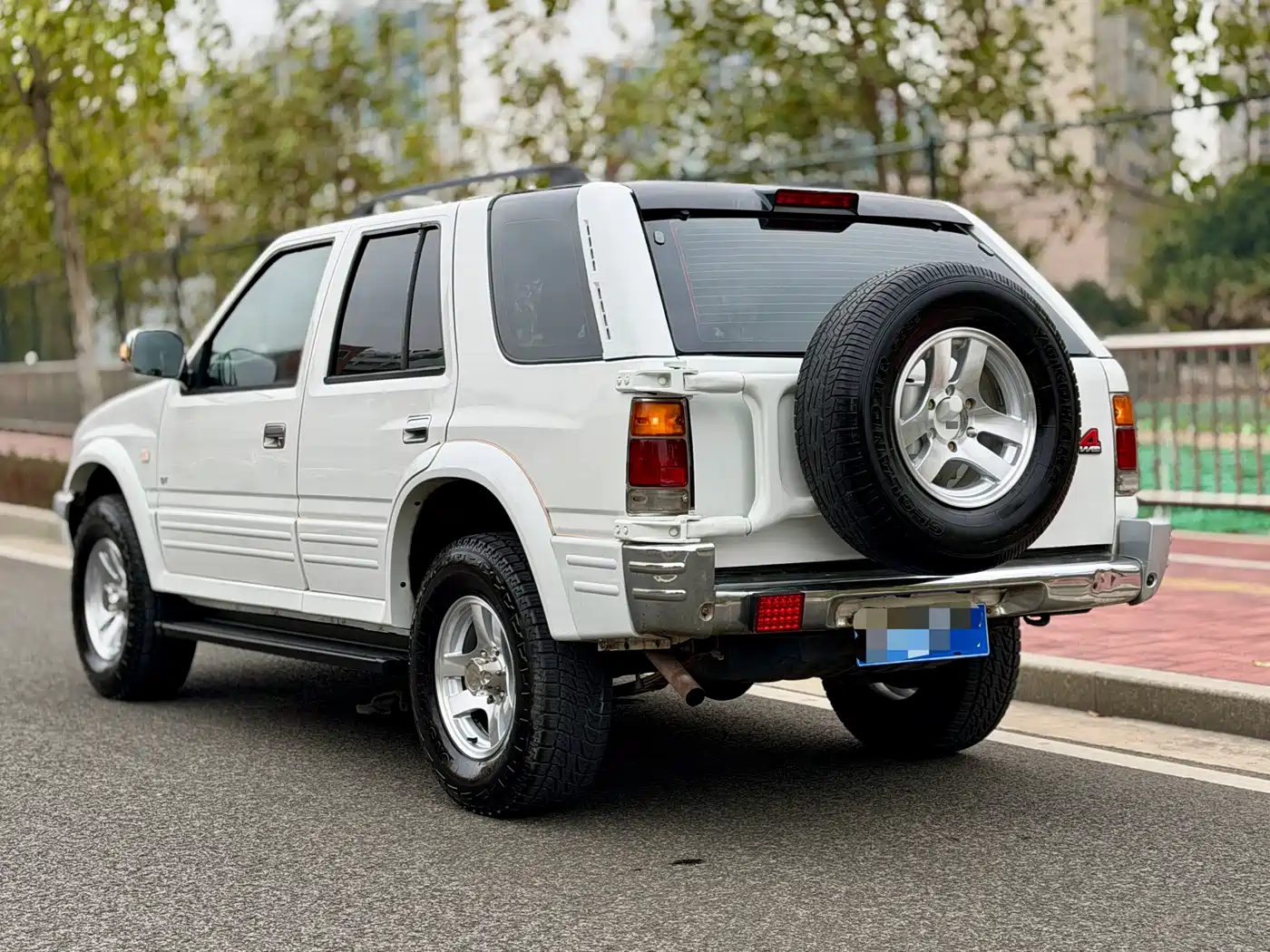 Isuzu Contender 2012 2.8T UC Diesel Multi-Purpose Vehicle фото 6
