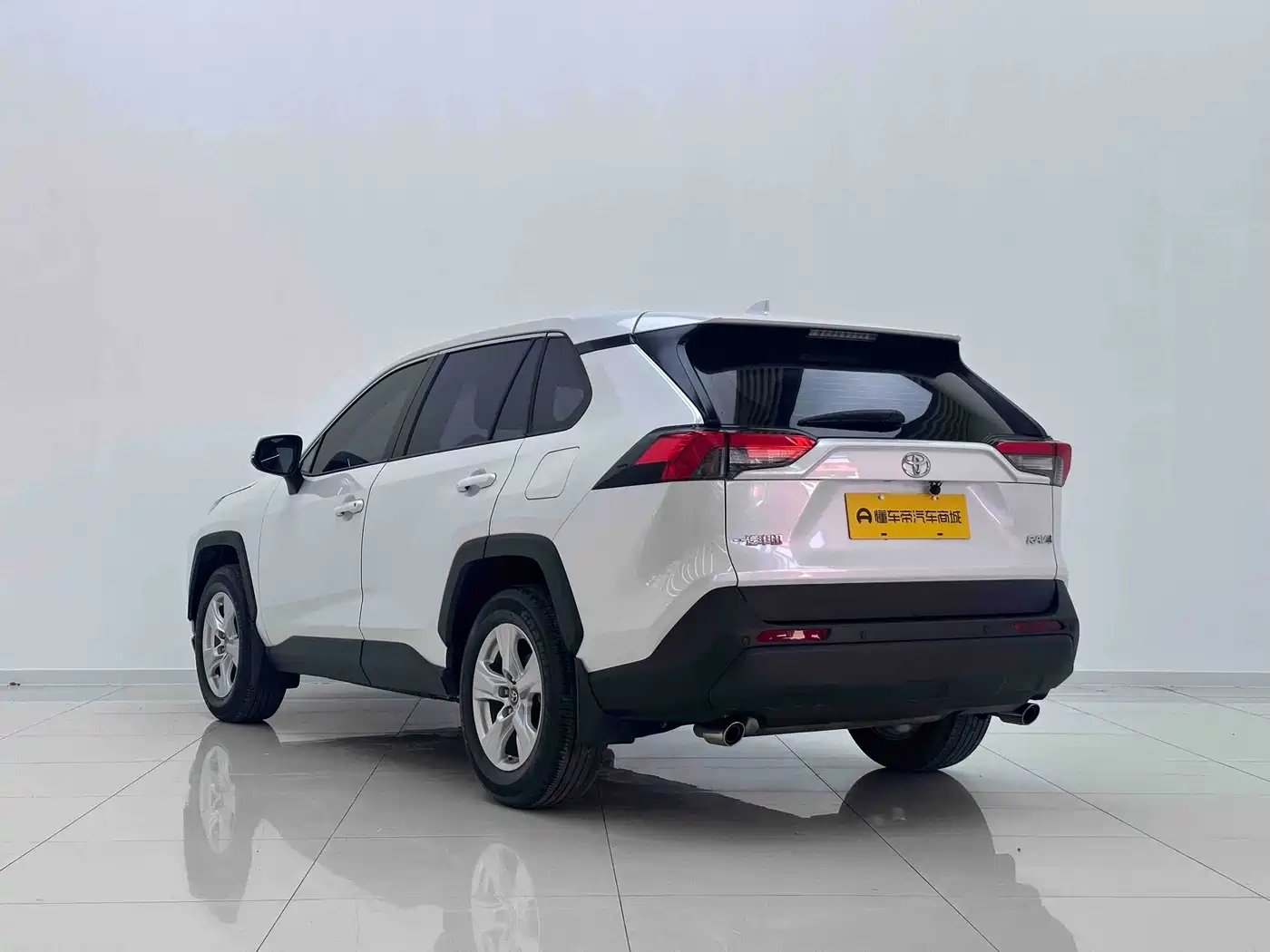 Toyota RAV4 Rongfang 2022 2.0L CVT 2WD Urban Edition фото 6