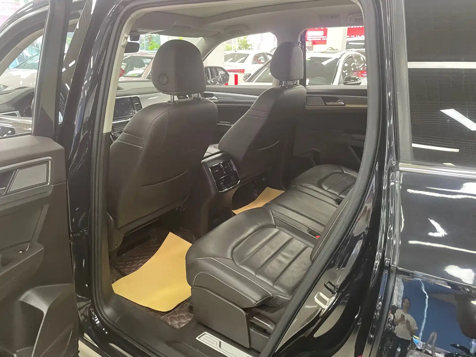 Photo 4 - Volkswagen Teramont