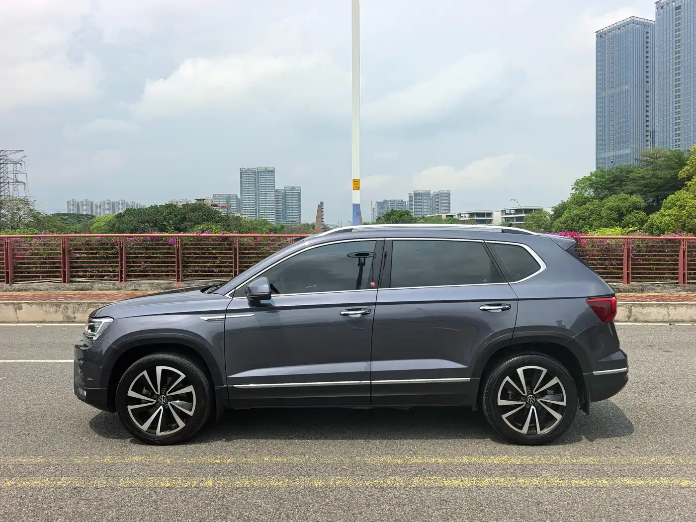 Volkswagen Tharu 2021 330TSI 4WD Flagship фото 22