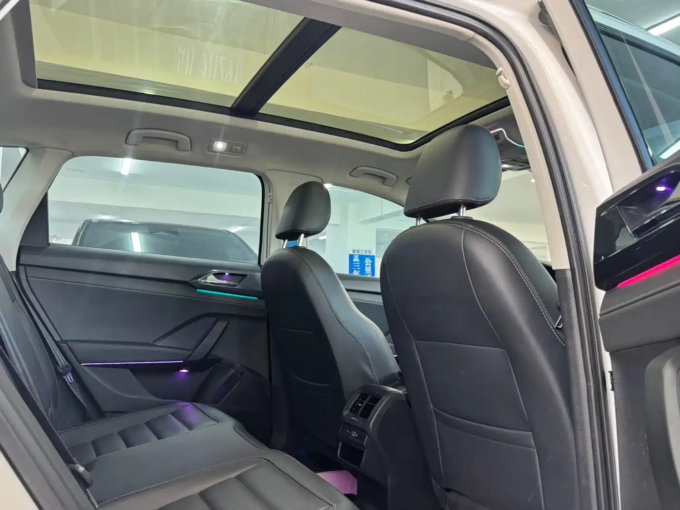 Volkswagen Tharu 2022 280TSI FWD Luxury Edition фото 6