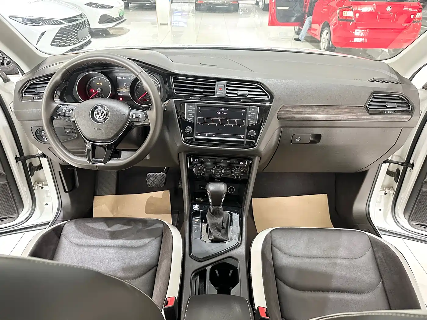 Volkswagen Tiguan L 2018 330TSI Automatic 2WD Luxury Edition фото 4
